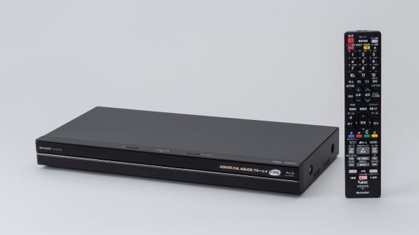 最新モデルの「BD-NW1100」（実売価格　7万5000円前後）1TB　HDD＆ダブルチューナーモデルだ