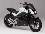 Hondaの自立するバイクなど各自動車メーカーがCESでコンセプトカーを発表