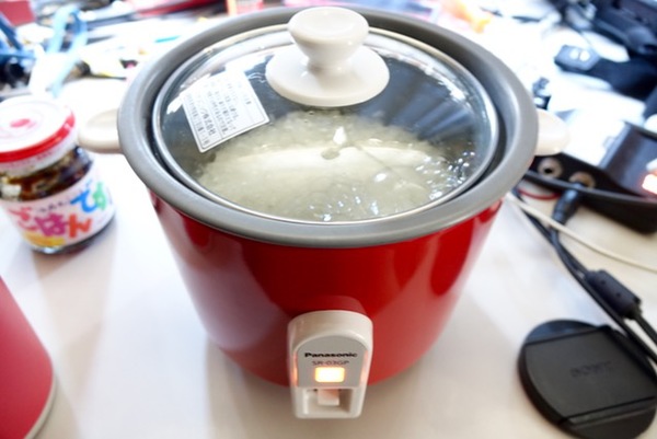 Ascii Jp パナソニック一膳炊き鍋は煮込みや熱燗もできる1人用の万能調理器 1 2