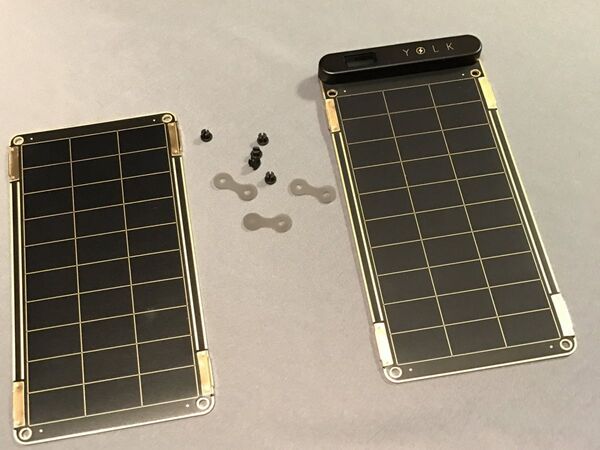 超コンパクトに持ち歩ける太陽光充電器「ソーラーペーパー」を