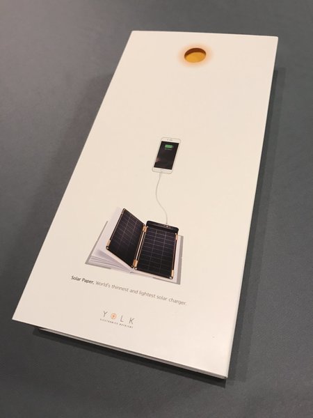 従来の武骨な太陽光発電商品とはうって変わったようなクールで格好いいパッケージだ