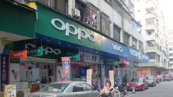 中国のOPPO販売店