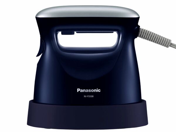 ASCII.jp：パナソニック、電源ONから24秒で使える衣類スチーマー