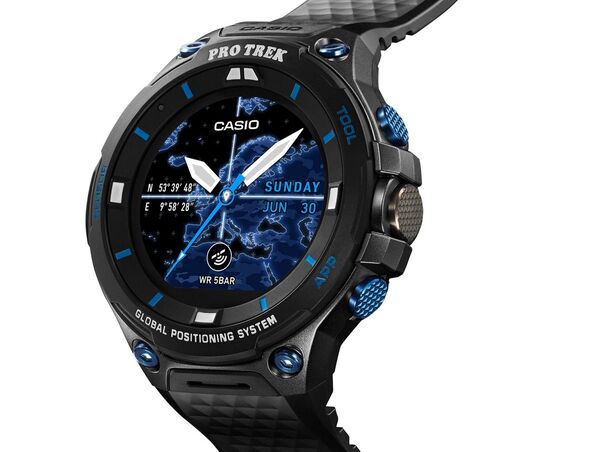 カシオのスマートウォッチ「PRO TREK」に特別モデルが登場 - 週刊アスキー