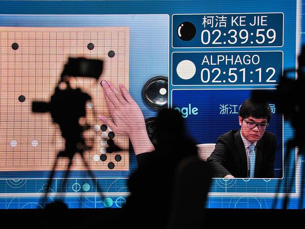 グーグルDeepMindの人工知能「アルファ碁」、世界一の棋士相手にまず第1勝