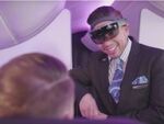 HoloLensを客室乗務員が装着　機内サービス向上を目指す