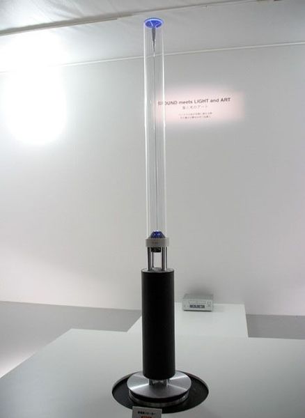 「ソニー　ディーラーコンベンション 2007」参考展示されていたガラス管スピーカー。「Sountina（サウンティーナ）」として製品される