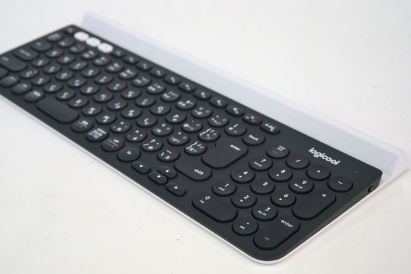 Ascii Jp スマホとタブレットを同時に立たせるキーボード K780 Xperia周辺機器