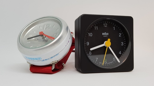 CAN-WATCHを超えるオリジナル風のデカウォッチを作るなら、ブラウンの置時計が最高のチョイスだ