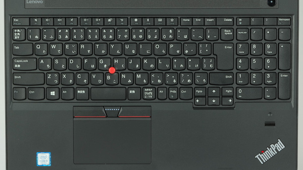 E570のキーボード。最上面のファンクションキーは機能キーと共用となる