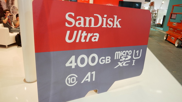 サンディスクから世界最大容量400GBのマイクロSDカードが登場！