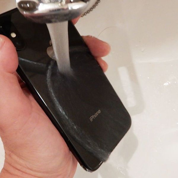 Ascii Jp Iphone Xを水で洗ってみました 結果は