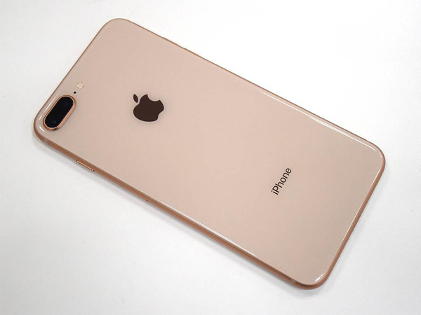 iPhone 8の魅惑のゴールドはiPhone X待ちの人に危険 - 週刊アスキー
