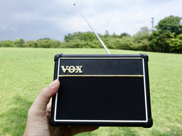 VOXのポータブルラジオは細部に楽器の神が宿る変態仕様だった