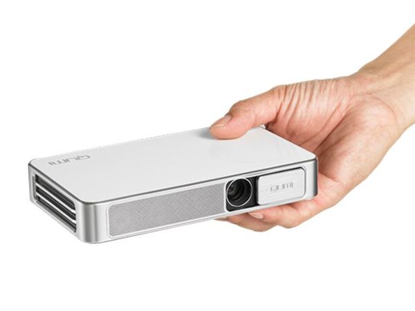 ビジネスにも遊びにも モバイルプロジェクター「QUMI Q3Plus」 - 週刊
