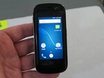 手のひらサイズの超小型LTEスマホ「Jelly Pro」がアキバに登場