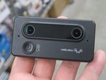 スマホと繋がる二つ目の3Dカメラが発売！ 電動スタビライザーセットも