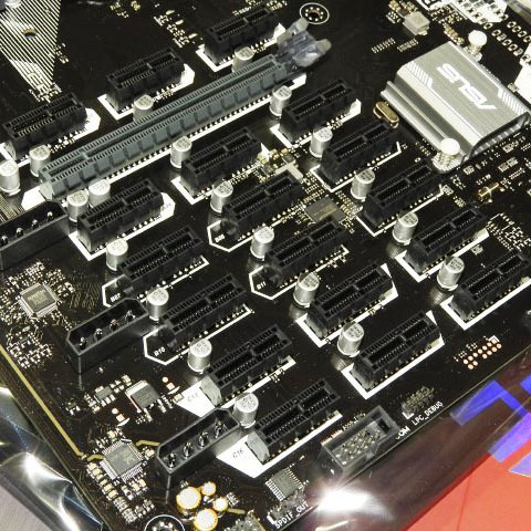 ASCII.jp：PCI-Eスロット19本搭載のマイニング向けマザーが発売も即完売