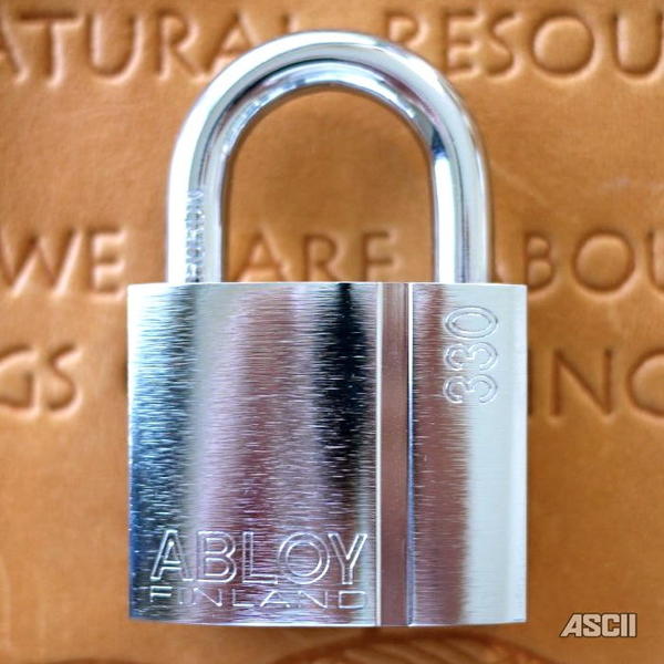ASCII.jp：鍵をなくしても大丈夫 指紋認証で開く南京錠「TouchLock」を衝動買い (1/3)