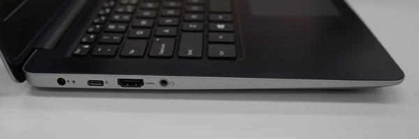 13インチモデルの左側面。USB Type-CやHDMI端子がある