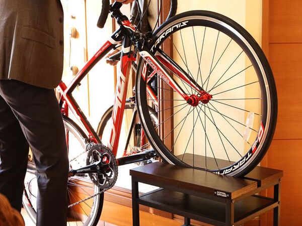 自転車がある日常”を演出するラック - 週刊アスキー