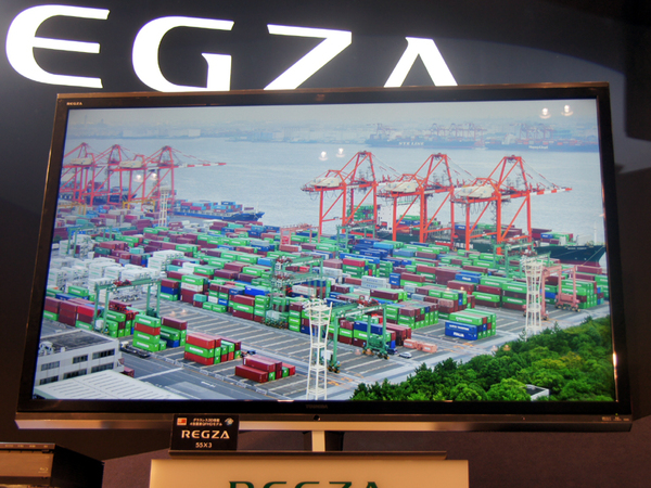 昨年の「CEATEC 2011」直前に発表された「REGZA 55X3」