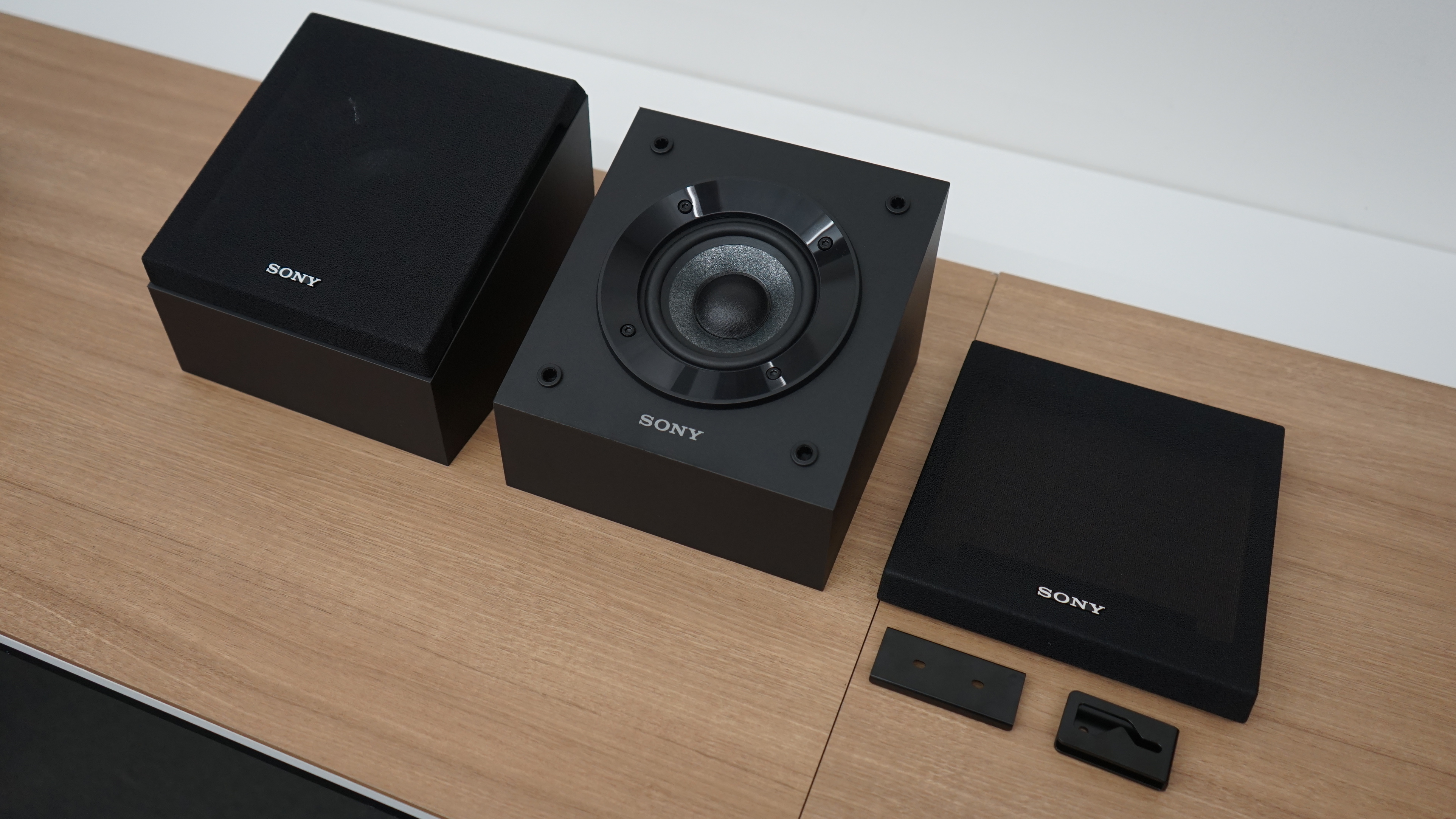 ソニーが5万円以下avアンプを3機種投入 イネーブルスピーカーやラジオも発表