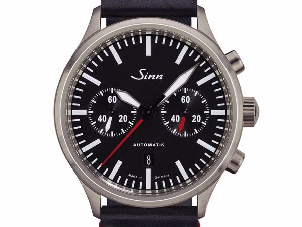 ASCII.jp：Sinn、耐傷性高いステンレススチールのテギメント加工を施した「936」