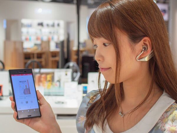 耳をふさがないヘッドセット「Xperia Ear Duo」が「audiobook.jp」とコラボ