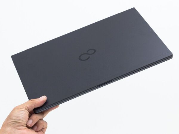 わずか約748gの最軽量モバイル! 「LIFEBOOK WU2/B3」に迫る!! - 週刊