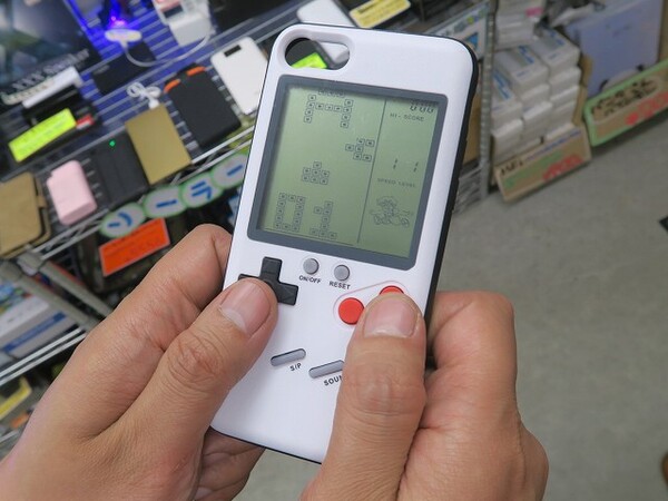 ASCII.jp：レトロなゲームが遊べる！ ゲームボーイっぽいiPhone