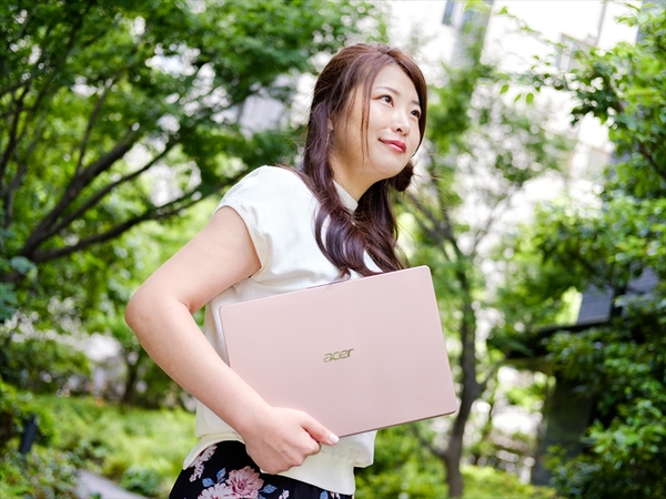 Ascii Jp ピンクでかわいいノートパソコン 女性編集者が本音レビュー 1 4