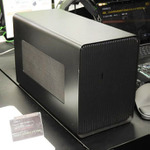 Razer Core X ブラック 外部GPUエンクロージャー Razer、ノートパソコン用の外付けGPUボックス「Razer Core X