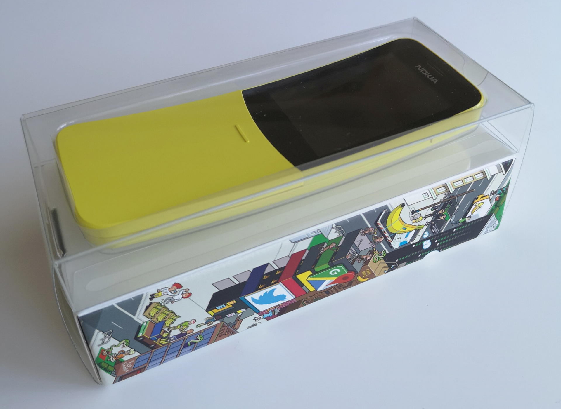 復刻で話題の“バナナフォン”「Nokia 8110 4G」を衝動買い