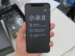 iPhone X似なシャオミの最新スマホ「Mi 8」