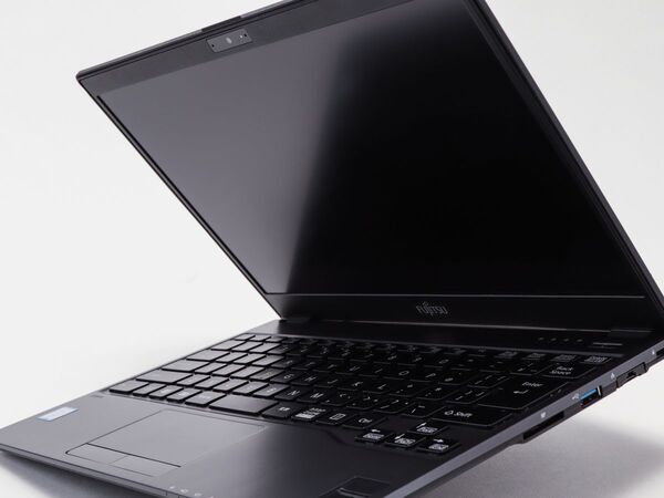 富士通 LIFEBOOK WU2/B3 Core i7 8550U 1.8GHz/20GB/512GB(SSD)/13.3W 