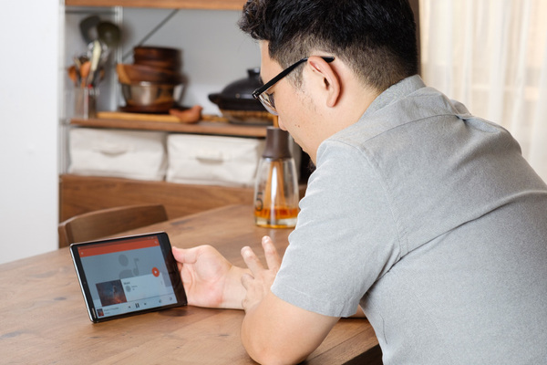 Ascii Jp 暑い夏は8 4型タブレット Huawei Mediapad M5 で 映画や音楽を自宅で楽しむ 2 3