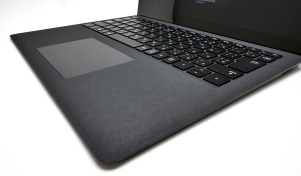 ASCII.jp：Surface Laptop 2 実機レビュー = 黒くてデキるヤツになって 