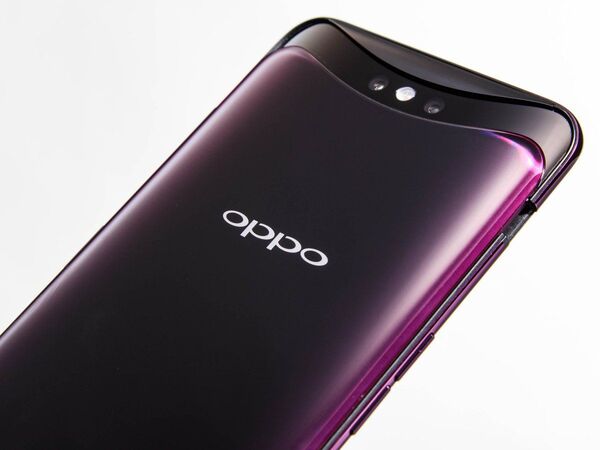 ASCII.jp：前面すべてがディスプレー 驚異のギミック搭載SIM