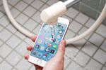 アップル 雨やお風呂など濡れたiPhoneを操作できる方法を開発中