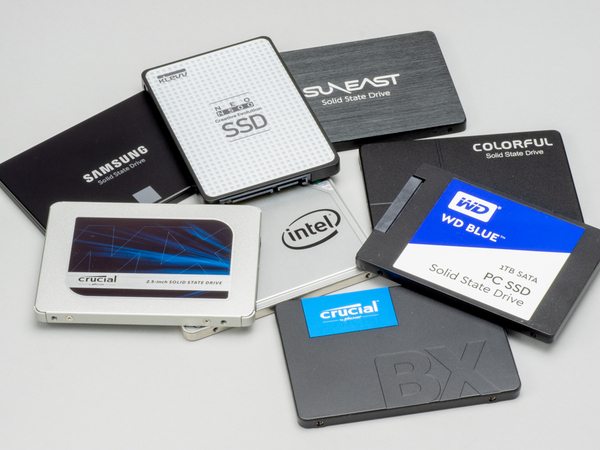 ASCII.jp：激安SSDの性能は？ 500GBで1万円以下の安いモデルを比較 (1/8)