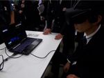 福岡県警、VRで飲酒運転を体験できるシステムを全国初導入