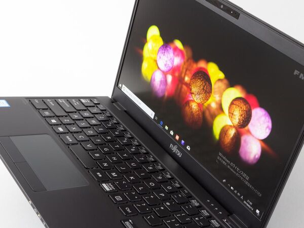 Ascii Jp 約698g 超軽量13 3型ノートpcはメインマシンに最適なパフォーマンス 1 2