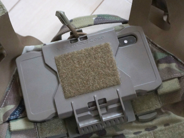 Ascii Jp 特殊部隊御用達のiphoneケースを防弾ベストに取り付けてみました 1 4