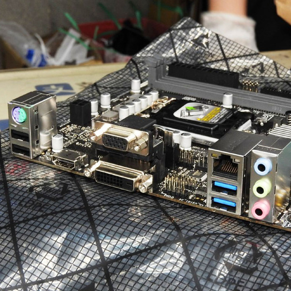 ASCII.jp：IT管理ソフト付属のH310チップ搭載Mini-ITXマザーボード