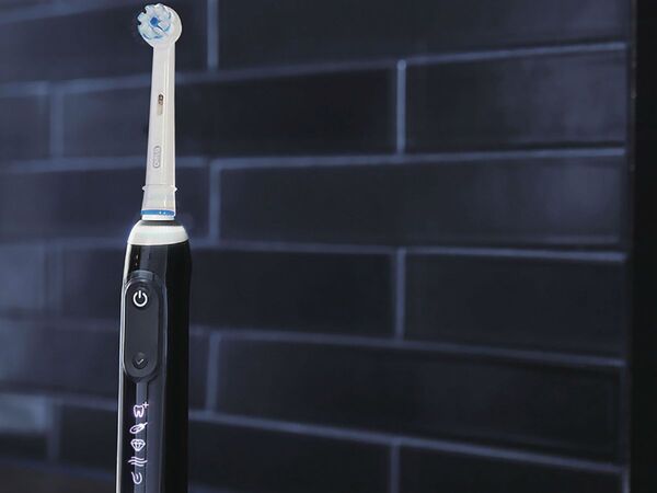 Ascii Jp 親子で一緒に電動歯ブラシ オーラルb 電動歯ブラシ ジーニアス で歯の健康習慣