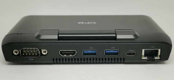 RS-232Cポート（左端）やRJ45ポートと並んで、USB 3.0 、HDMI、Type-Cポートが用意されている。ラップトップPC並みの入出力ポートはハイパフォーマンス産業用小型PCの名に恥じない拡張性だ
