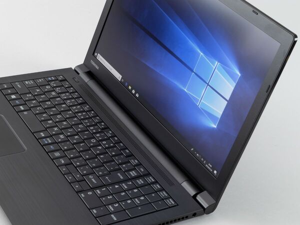 ASCII.jp：屋内外で快適に使える、省電力型CPU搭載の15.6型ノートPC「dynabook AZ55」 (1/2)