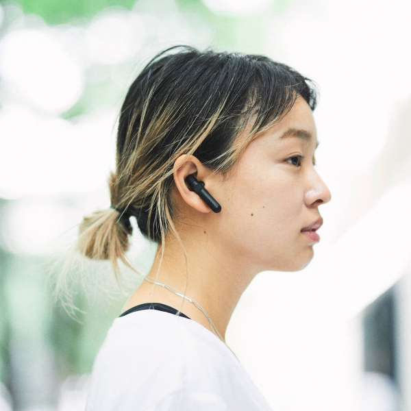 グループ通話可能な片耳タイプのヘッドセット「BONX mini」、クラウドファンディング開始