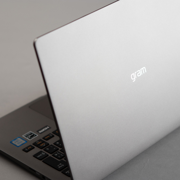 LG gram ノートパソコン 13Z990 中古(ジャンク扱い) LG gram ノートパソコン 13Z990 中古(ジャンク扱い)